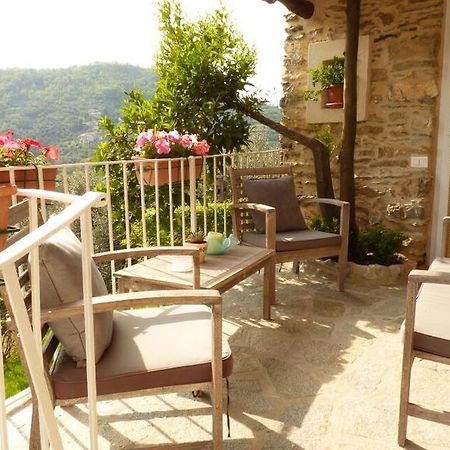 Casa Vacanze Sole Borghetto d'Arroscia Bagian luar foto