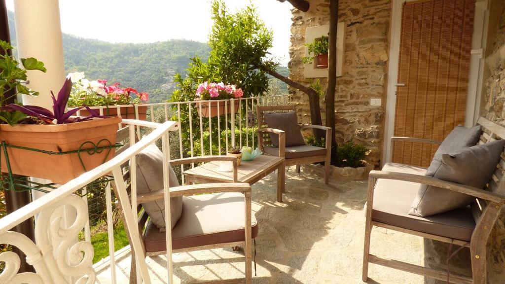 Casa Vacanze Sole Borghetto d'Arroscia Bagian luar foto