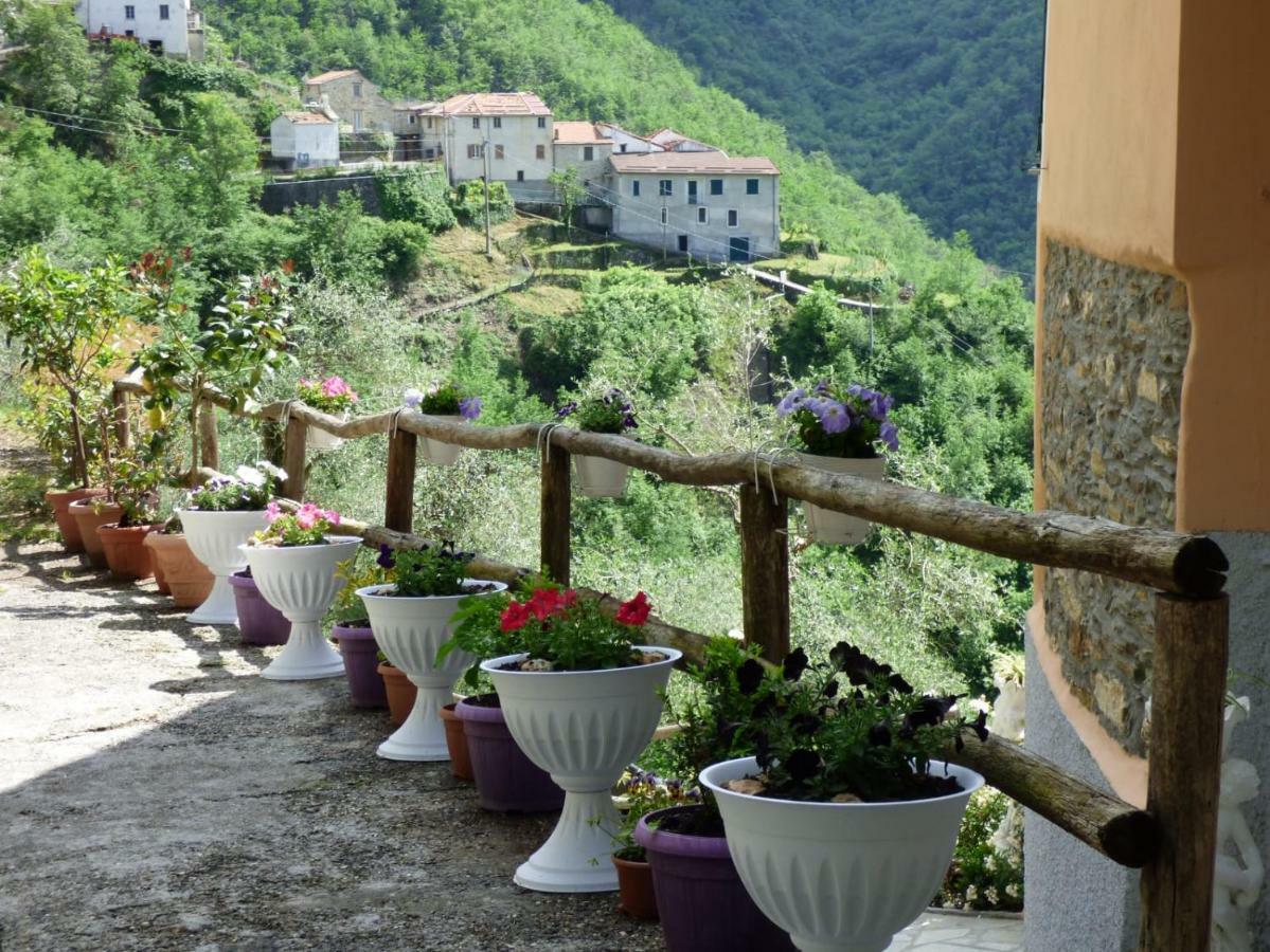 Casa Vacanze Sole Borghetto d'Arroscia Bagian luar foto